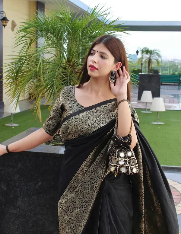 BLACK_KANJIVARAM_SILK__SAREE